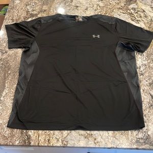 Under Armour, men’s heat gear T-shirt